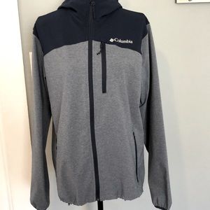 ‼️Men’s Columbia water-resistant zip up☔️